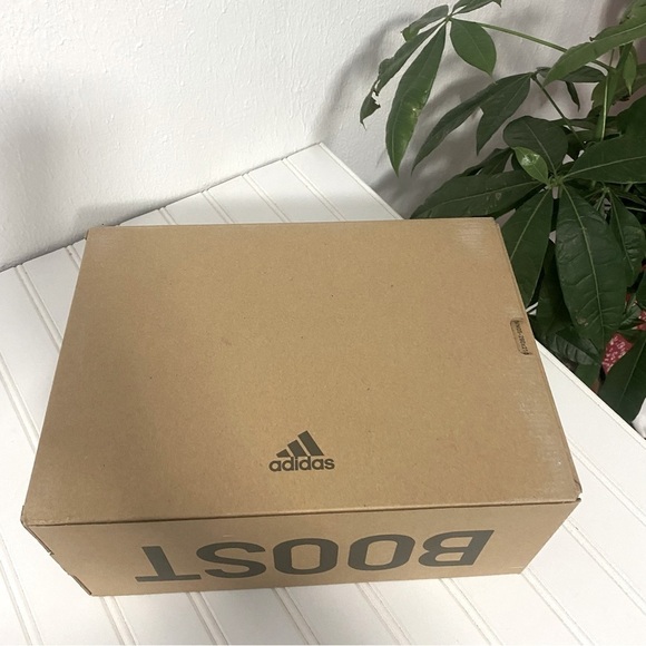 Adidas Yeezy Boost 700 MNVN Size 4.5 FV4440 (EMPTY BOX ONLY) Shoe Box EUC - Picture 4 of 9